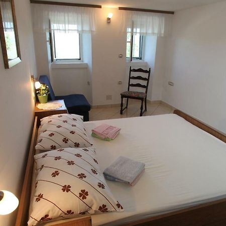 Accommodation Lily Vrana  Экстерьер фото