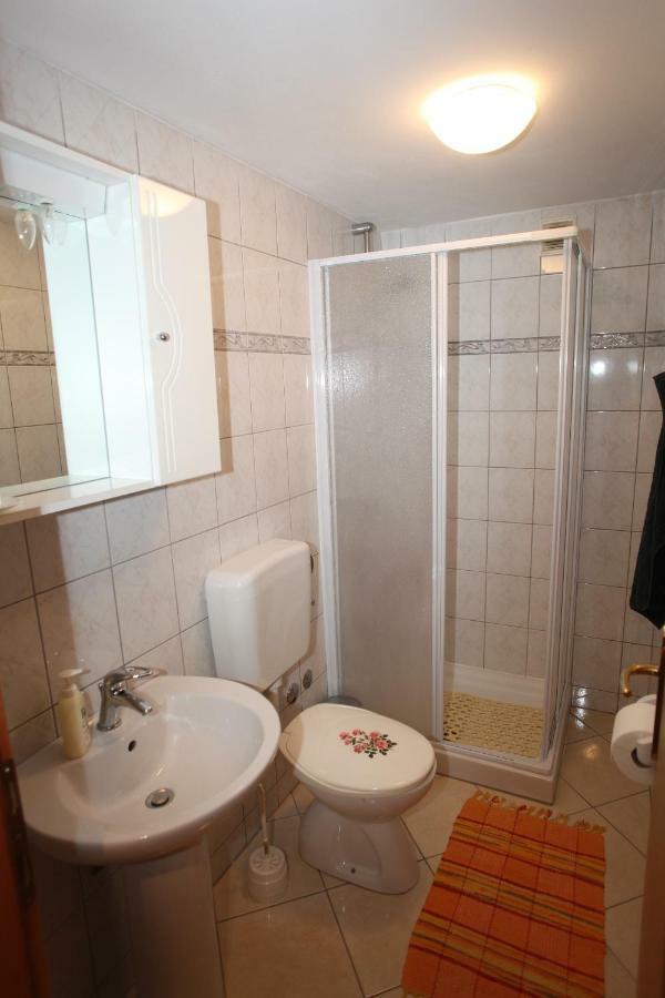 Accommodation Lily Vrana  Экстерьер фото